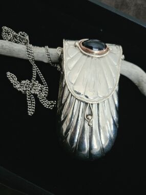 Vintage Flapper or Art Deco  Style Silver Tone Purse 22" Drop Aprox